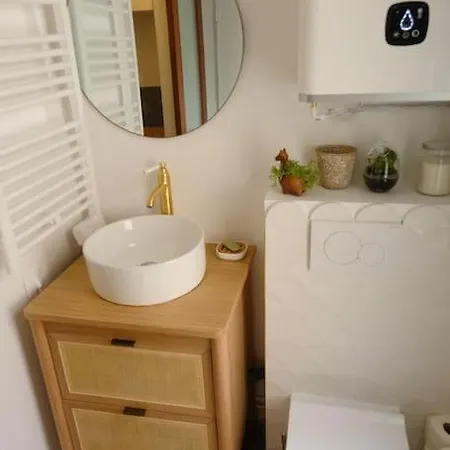 Apartmán Charmant Studio Proche Montmartre *